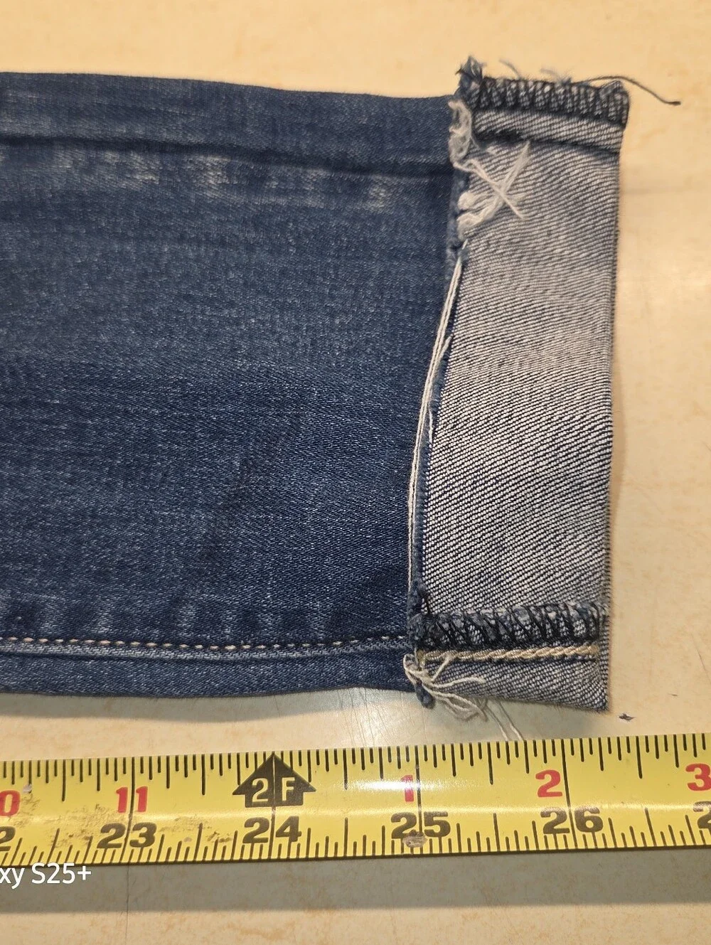 NWT Kancan Estilo Cropped Cuffed Distressed Jeans Size 5/26